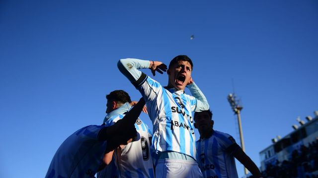 El gol del triunfo de Racing en Nueva Italia, con la firma de Lucas Viano y un festejo para imitar a Ramón Sosa.