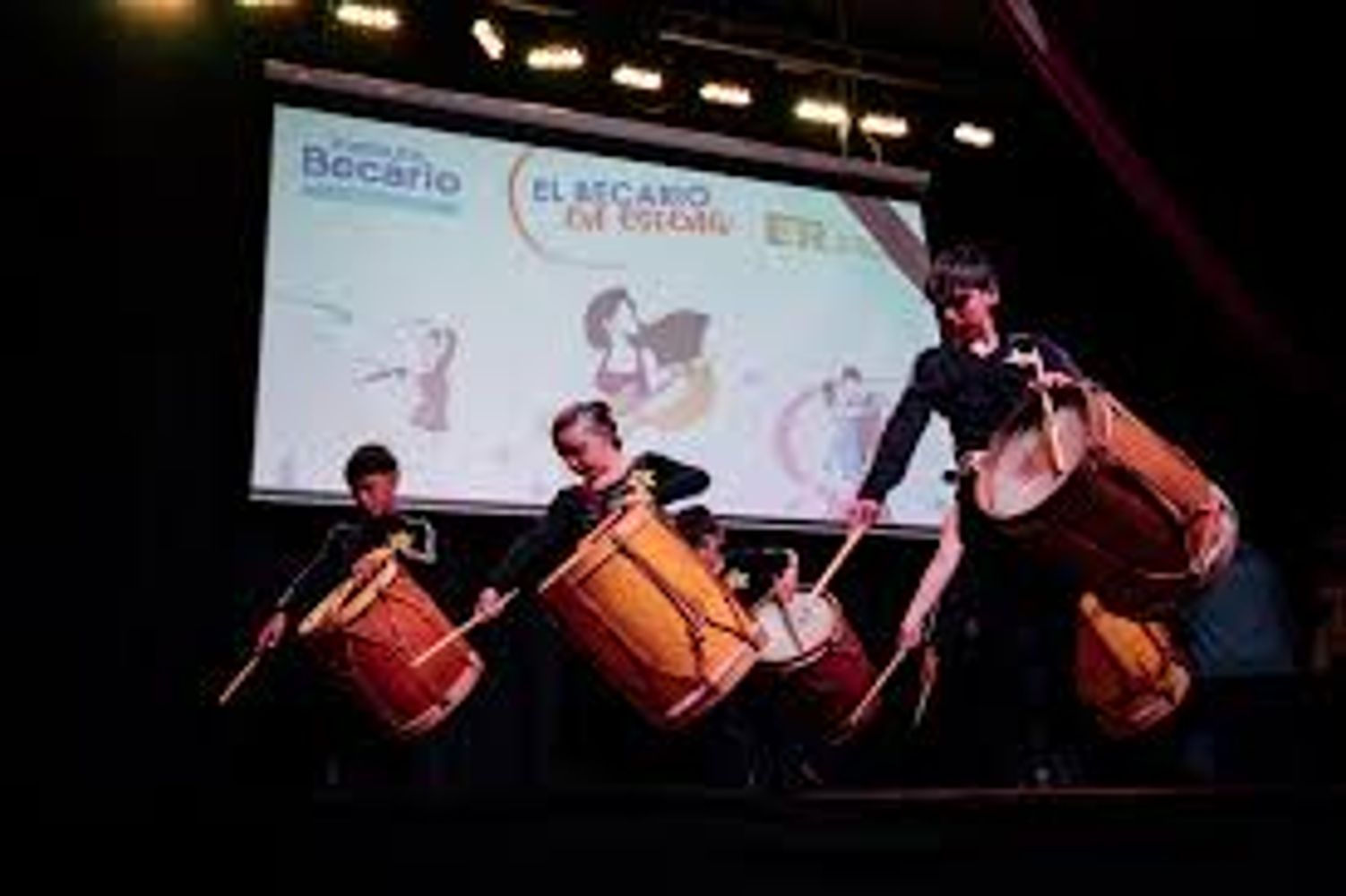El Becario en escena.