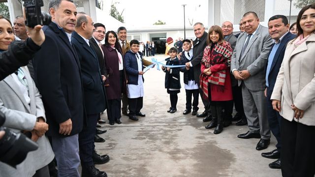 La obra fue presentada como parte de la política educativa impulsada por la gestión provincial.