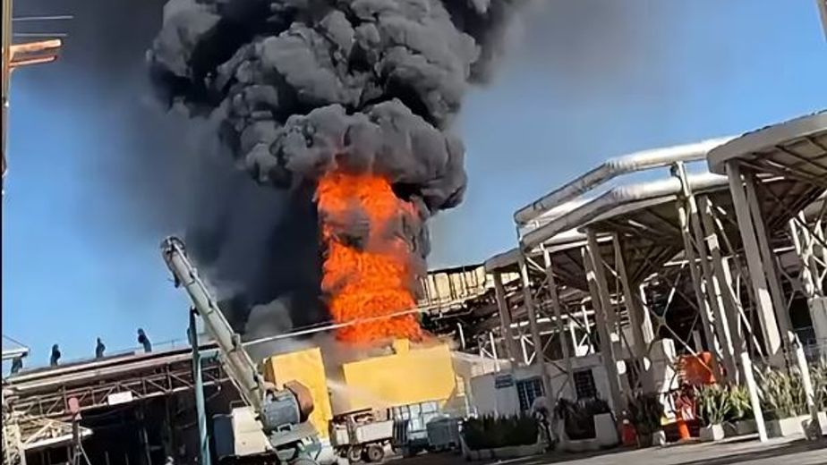 Se produjo un incendio de gran magnitud en el Complejo N1 en la planta de Arcor Arroyito