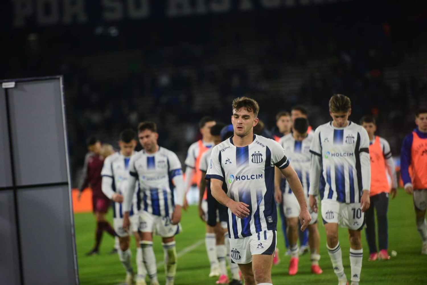 Talleres cayó por goleada ante Lanús en el Kempes.