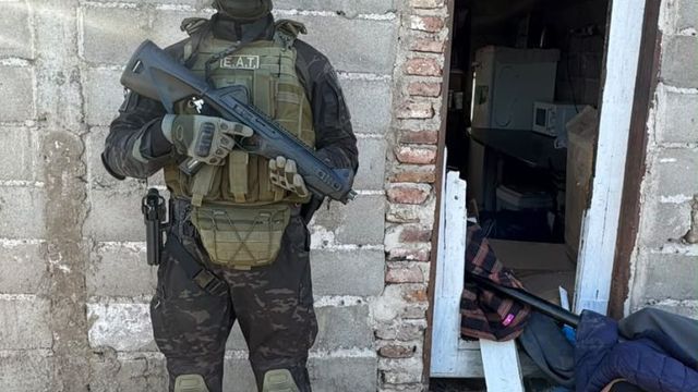 La FPA desarticuló un punto de venta de drogas en barrio San José Obrero de Cosquín.