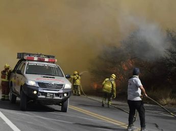 Quince hectáreas quemadas y un detenido por el incendio en Charbonier
