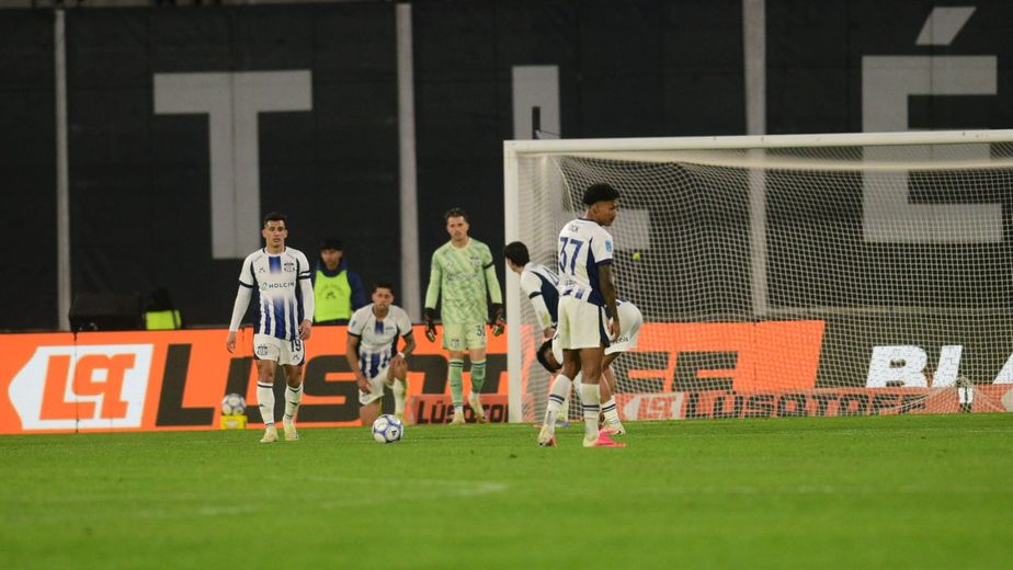 Talleres cayó goleado por Lanús y el equipo se fue silbado en el Kempes