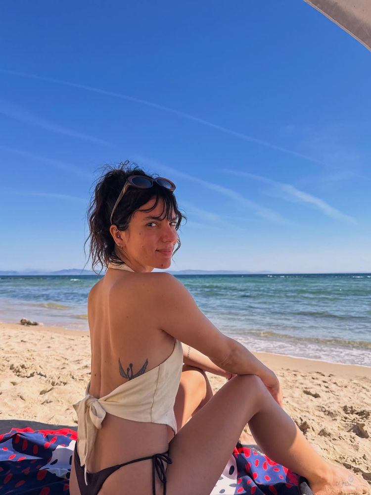 Estilo boho chic: Gimena Accardi se adelantó a la tendencia del verano y dio cátedra de estilo