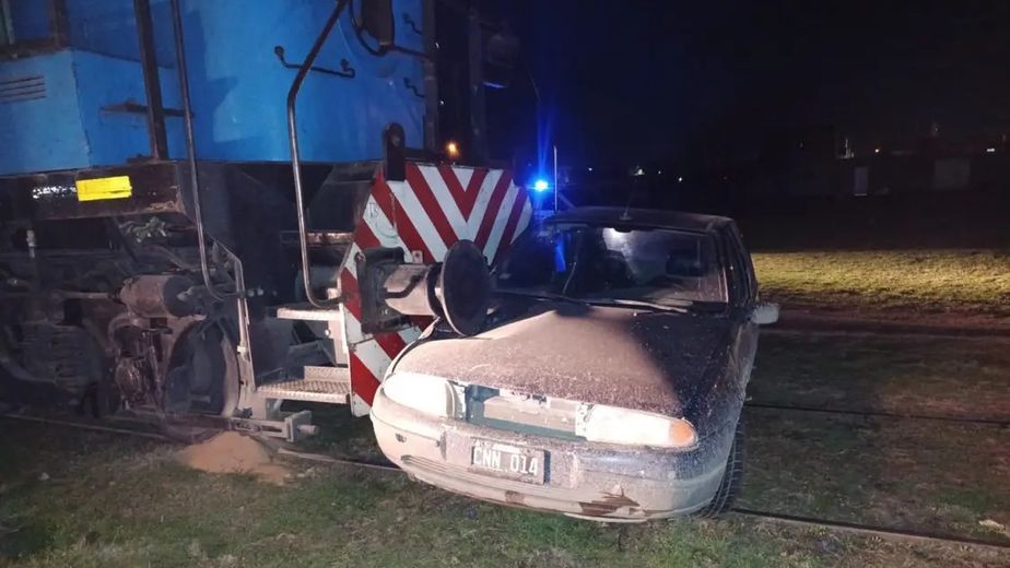 fueron arrastrados 100 metros por el tren y salieron ilesos