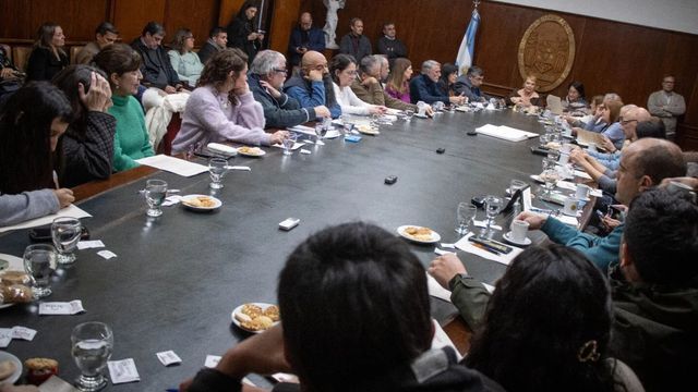 La Asamblea Universitaria se realizará el 3 de septiembre y la nueva fórmula asumirá el 7 de ese mes.