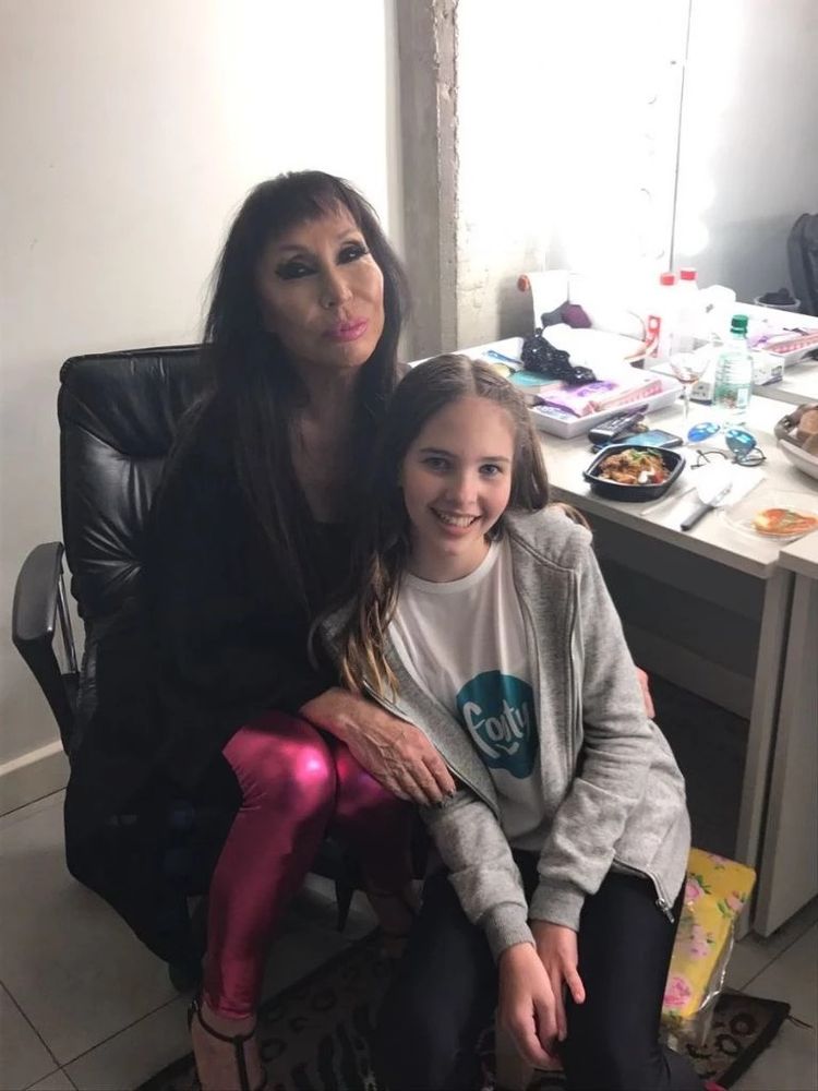 Moria Casán junto a su nieta.