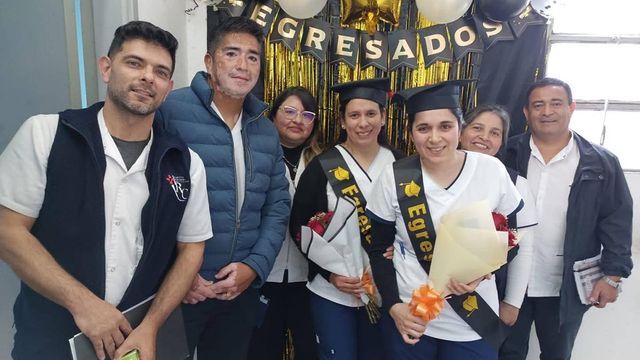 Además de las dos enfermeras pediátricas, egresó un profesional de la residencia en Emergencia y Emergentología.