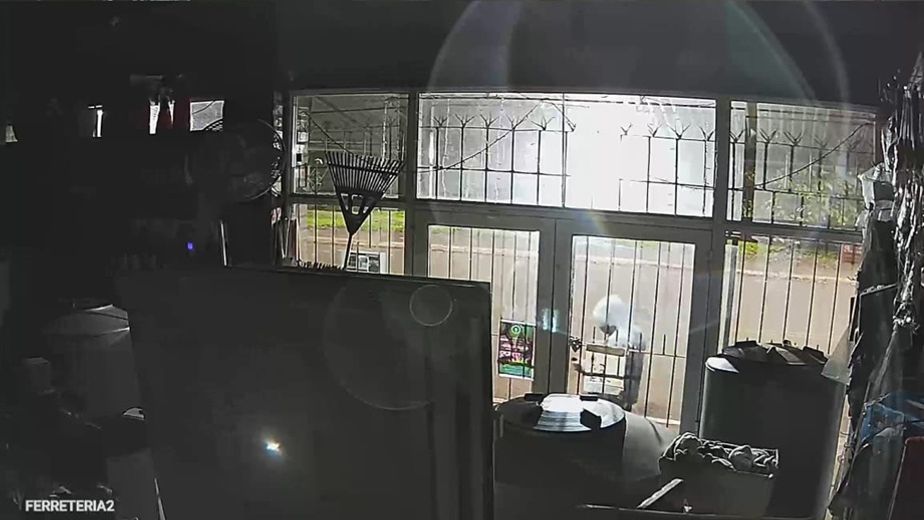 Robo en una ferretería de Eldorado: hicieron un boquete y huyeron tras activarse la alarma