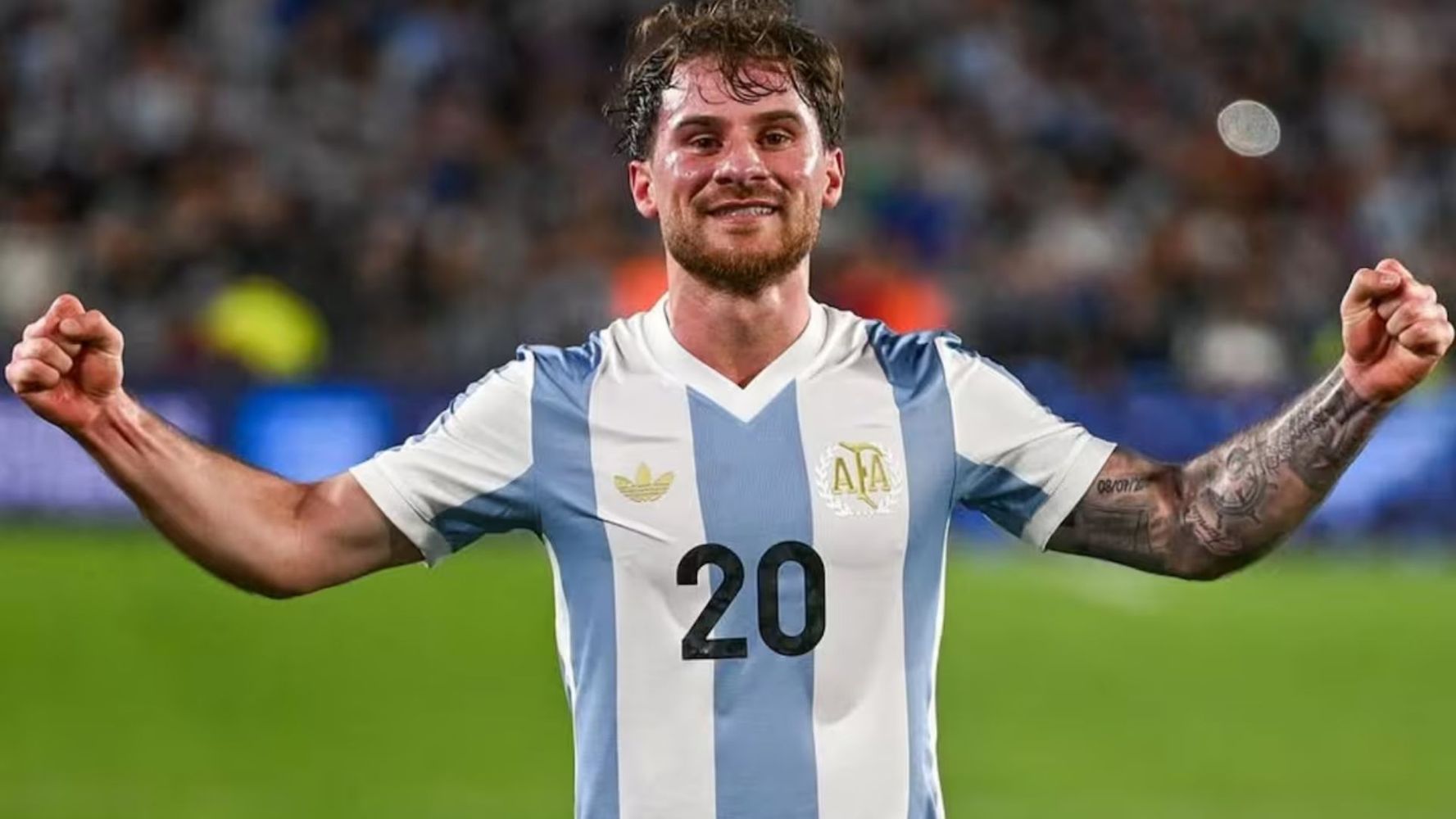 El futbolista contraatacó contra su expareja.