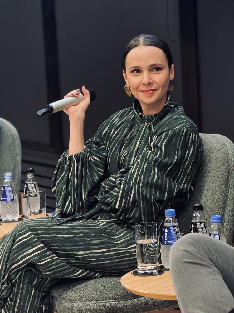 A 14 años de Avenida Brasil, Débora Falabella continúa vigente en la escena artística brasileña.