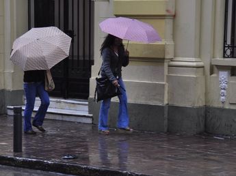Alerta amarilla en el AMBA por tormentas y frente frío: cómo estará el clima y qué va a pasar el fin de semana