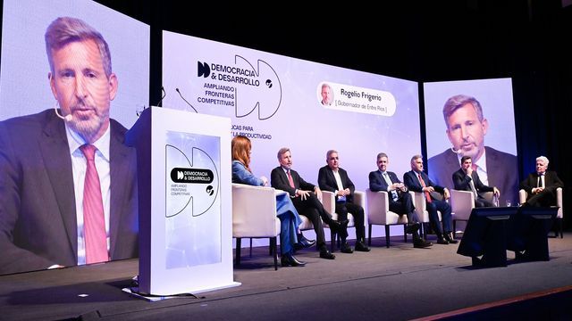 Rogelio Frigerio en el ciclo Democracia y Desarrollo, organizado por Clarín.