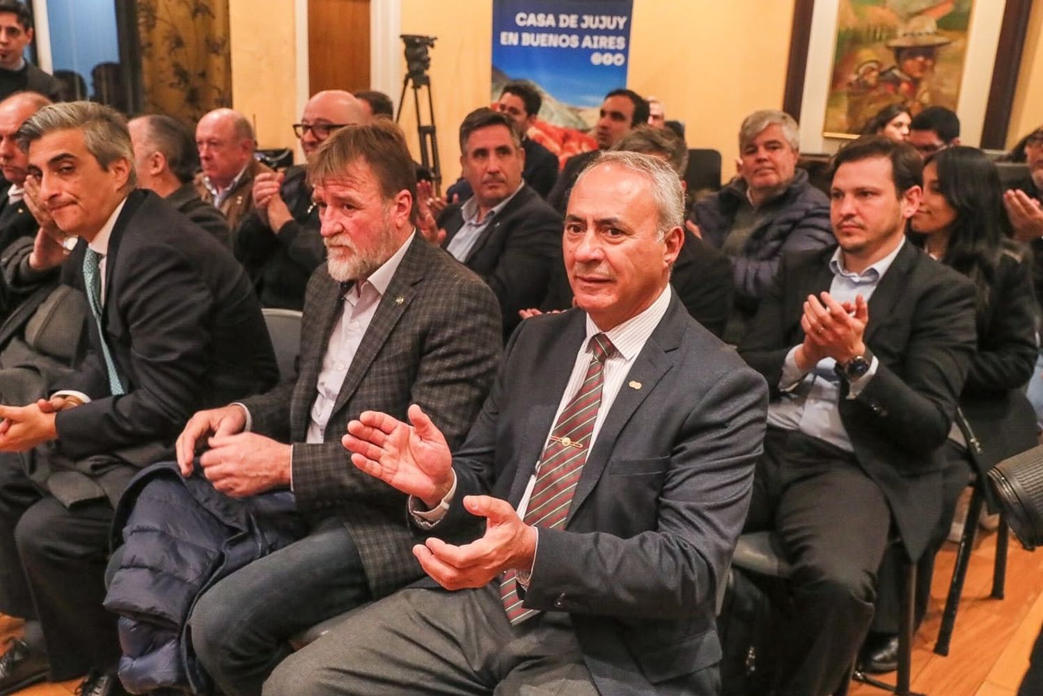 Ante diplomáticos de los países de la región, representantes de cámaras empresariales funcionarios y legisladores, referentes de la Cámara de Comercio Exterior de Jujuy y el Gobierno local destacaron en la presentación el potencial de la provincia y el posicionamiento estratégico alcanzado en los últimos años.