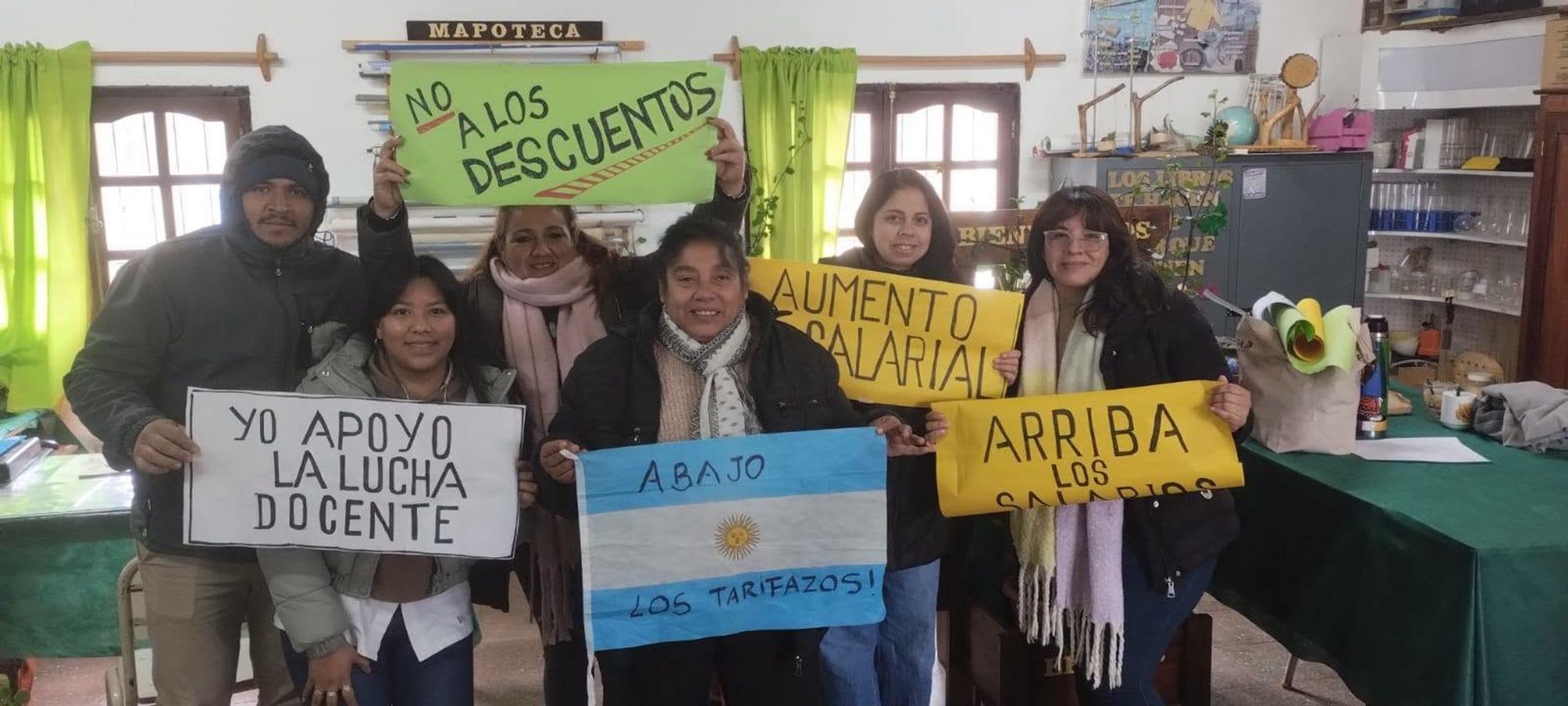 El plan de lucha del CEDEMS incluyó un "cartelazo" en los establecimientos educativos de toda la provincia, sosteniendo el reclamo salarial de la docencia del nivel secundario.