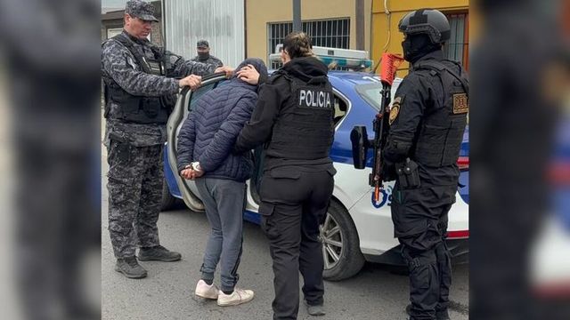 Dos detenidos, un padre con su hija, por el crimen de una mujer trans.