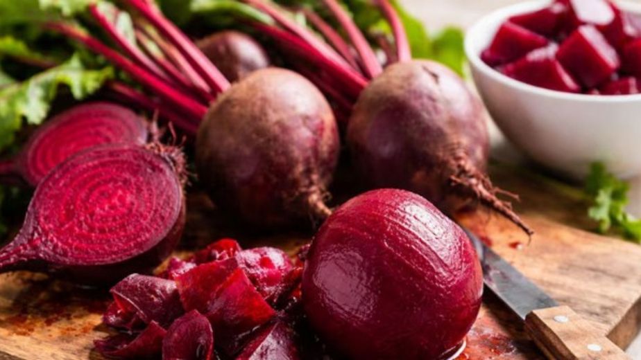 Cómo cocinar remolacha: el truco de los chefs expertos para que no pierda su color ni sus nutrientes