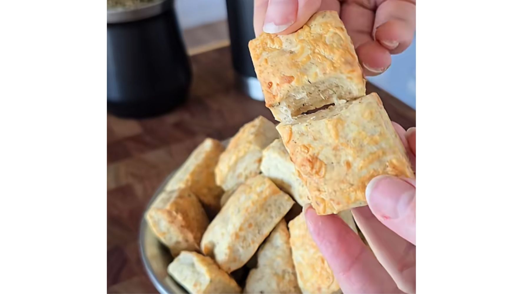 Así quedan los bizcochitos de queso.