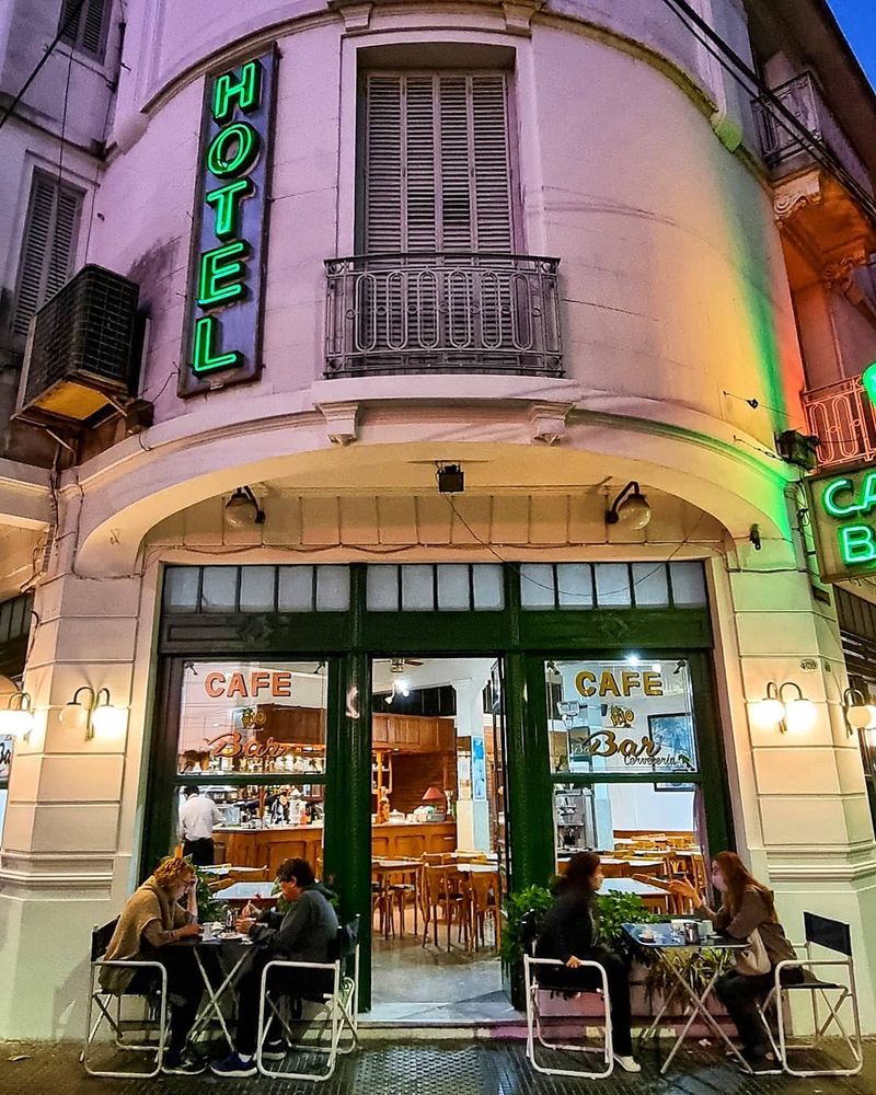 Cierra el emblemático bar porteño Río Café: dónde queda y hasta cuándo se podrá visitar