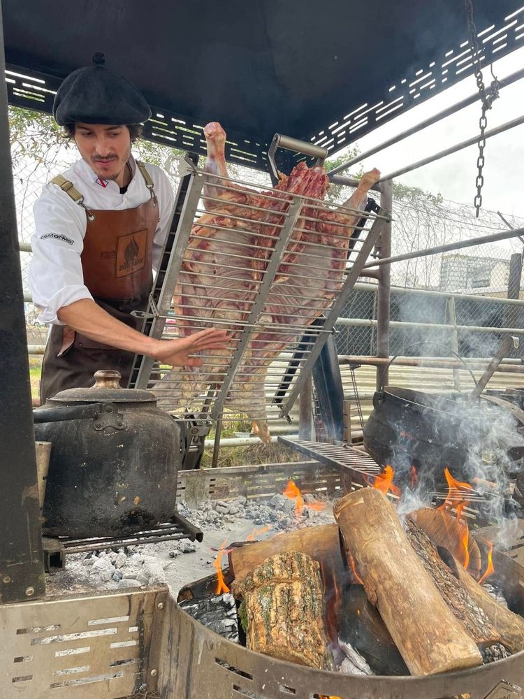 Asado y vino en PGB.