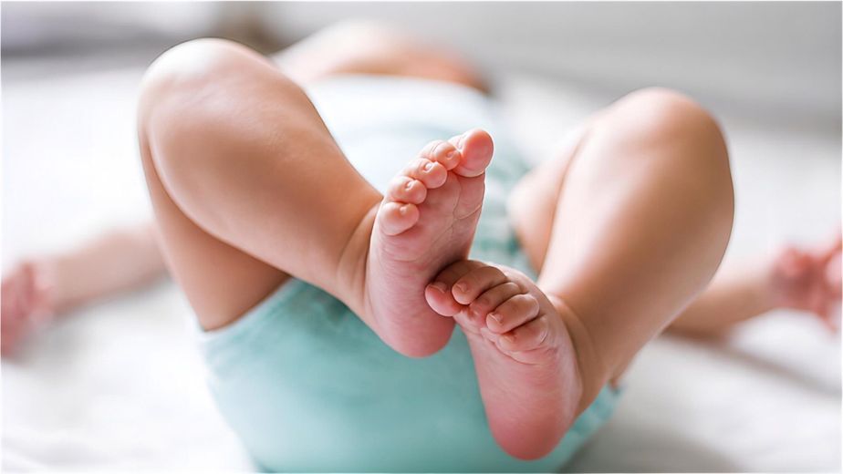 Mató a su bebé de 13 semanas con un secador de pelo y recibió una polémica condena
