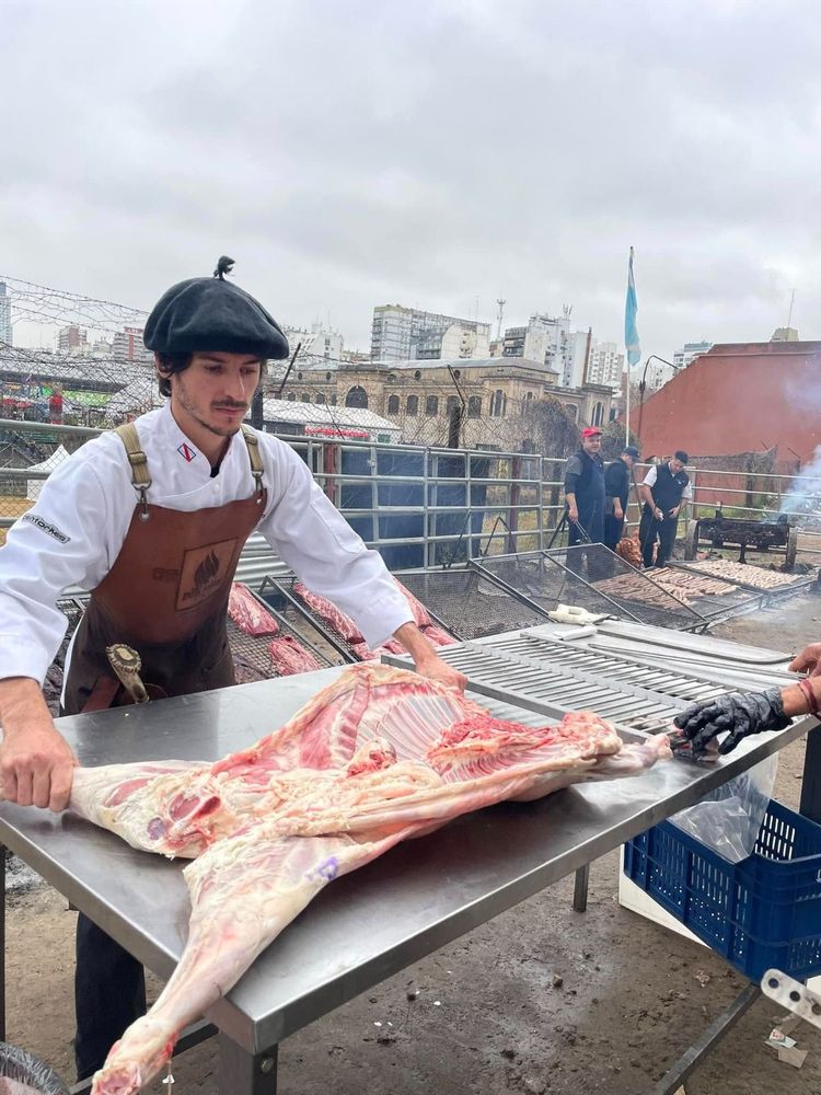 Asado y vino en PGB.