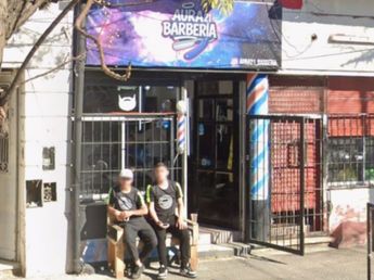 Un menor de 15 años discutió con un joven en una barbería y lo mató de una puñalada