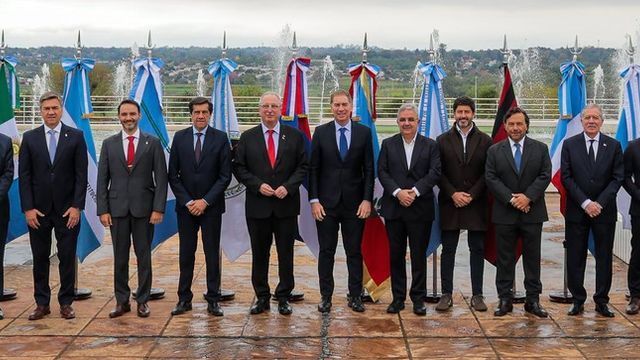 Los gobernadores del Norte Grande plantearon a Santilli la falta de gas y la dependencia eléctrica de la región.