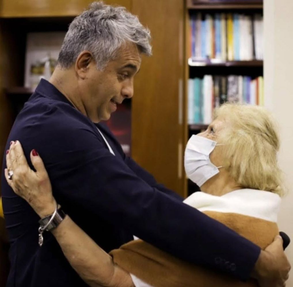 Mario Massaccesi y su maestra.