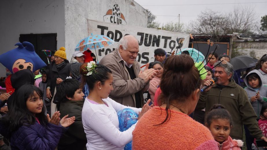 Masso encabezó un festejo por el Día del Niño en el club de La Costanera
