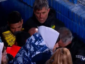 No se vio en TV: la pelea de Guillermo Barros Schelotto con el DT de Defensa y Justicia
