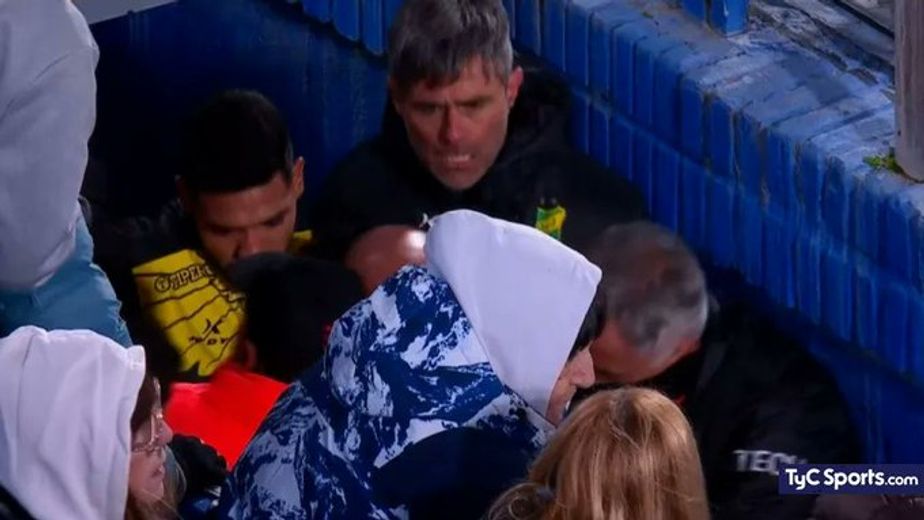 No se vio en TV: la pelea de Guillermo Barros Schelotto con el DT de Defensa y Justicia
