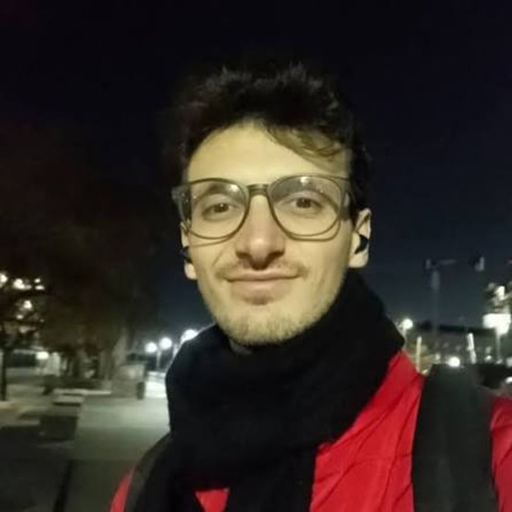 Giuliano Pianetti, el actor que interpreta a Fito Páez en la serie de Moria