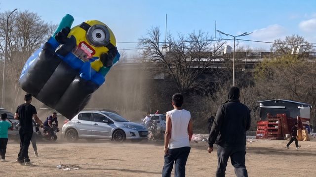 Un remolino se llevó un inflable en Cruz del Eje.