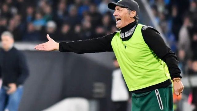 El actual técnico de Banfield, y ex Instituto, Pedro Troglio. La pasó mal tras la derrota con Belgrano, y antes de la visita a Banfield.