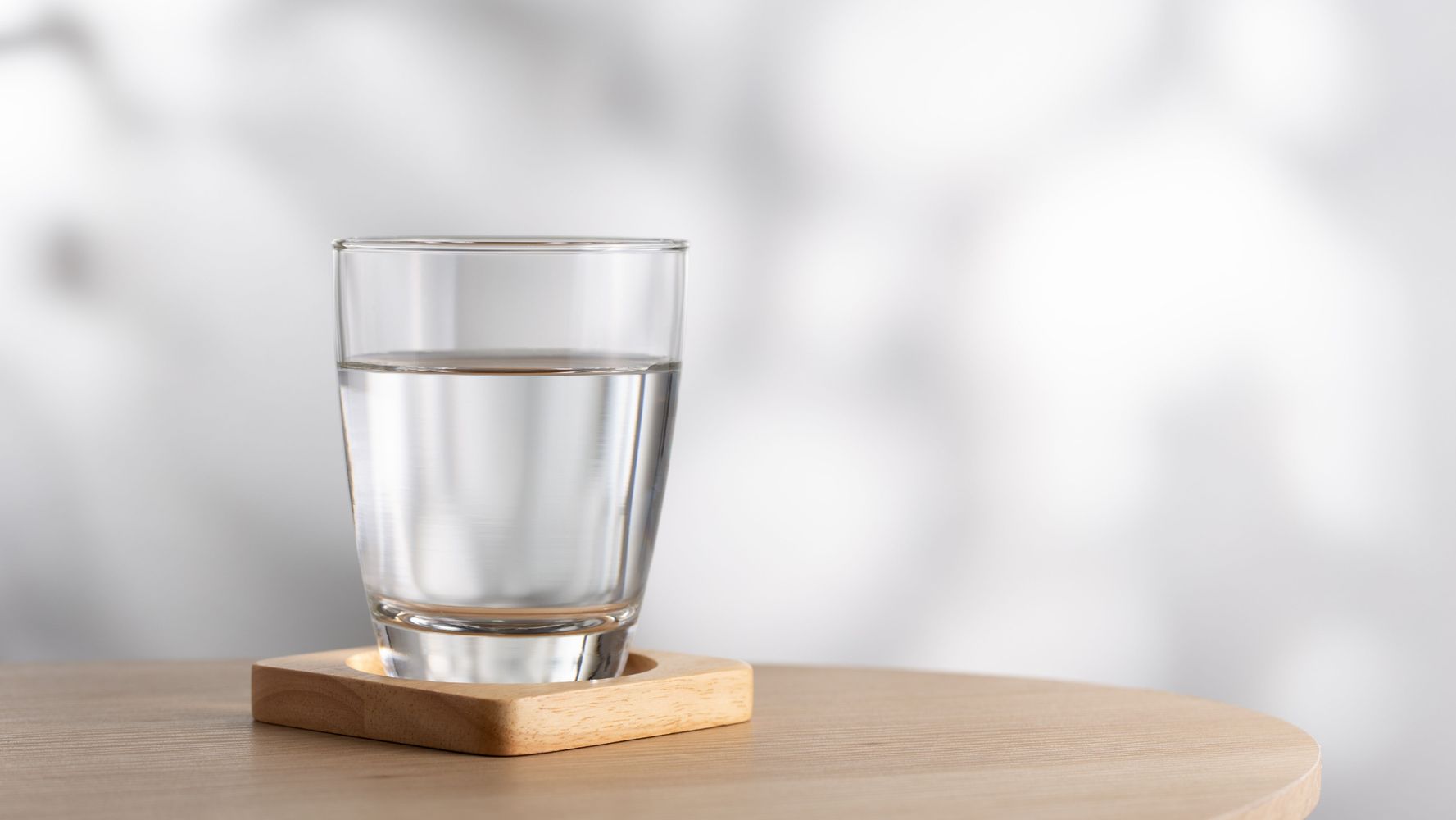Vaso con agua.