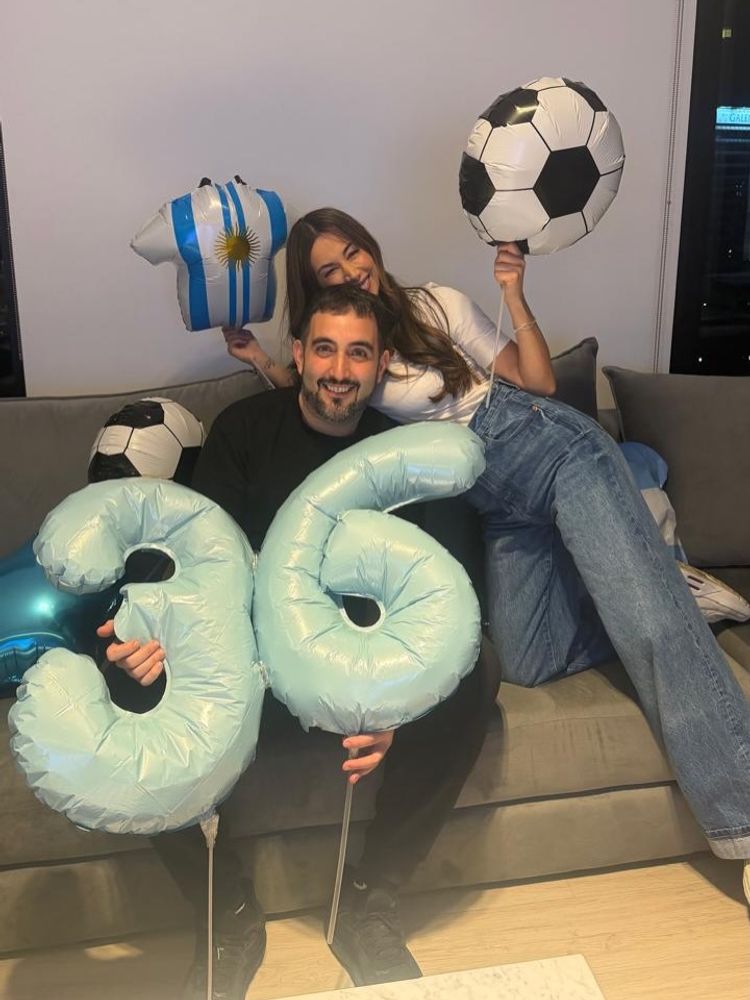 Estefi Berardi espera su primer hijo junto a su pareja