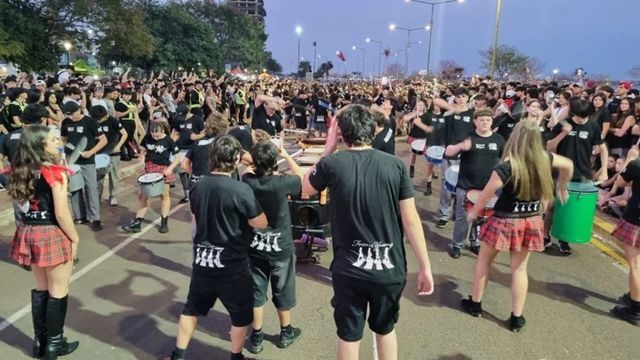Estudiantina 2026: este martes se realiza la primera prueba piloto en la Costanera de Posadas.