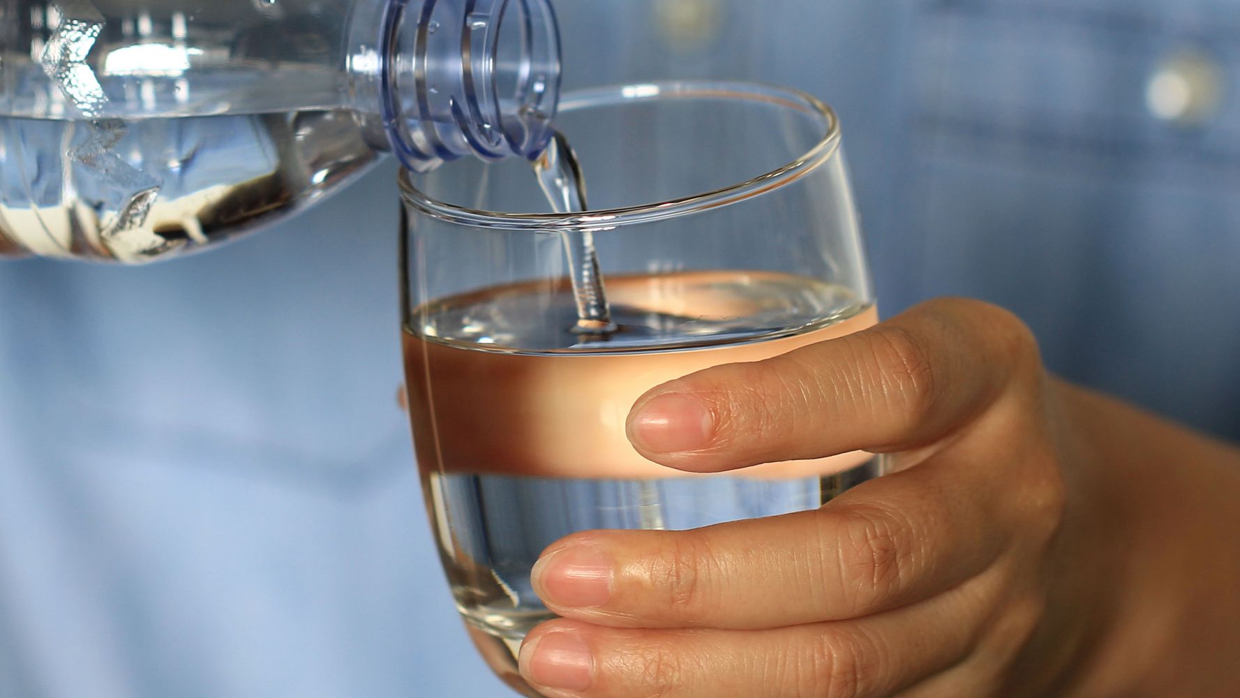 Tomar agua da más saciedad.
