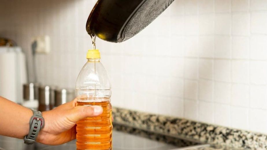 Aceite vegetal usado Gchú.