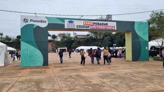 Posadas: comenzó la Expo Universitaria con más de 300 carreras y 100 stands en la Costanera.