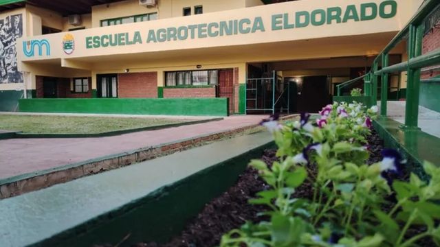 Por la falta de fondos nacionales, peligra el funcionamiento de la única escuela preuniversitaria de Misiones.