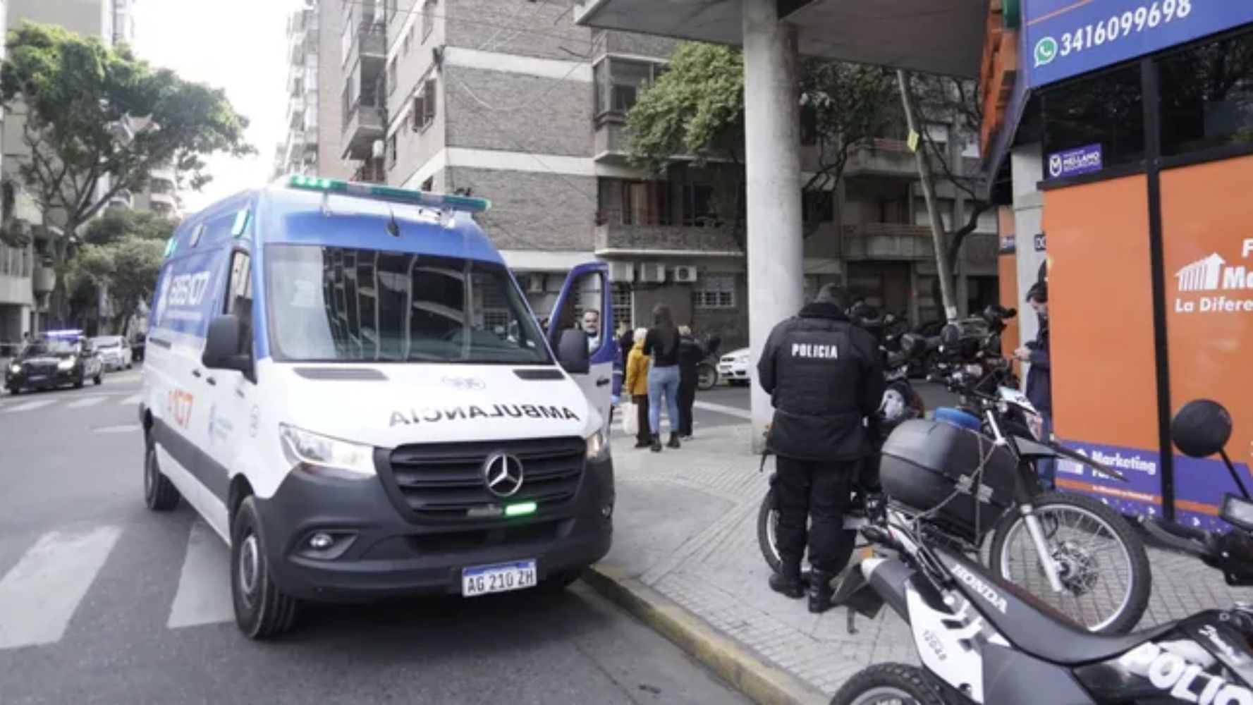 Entró a una farmacia en Rosario y asesinó a su expareja a puñaladas