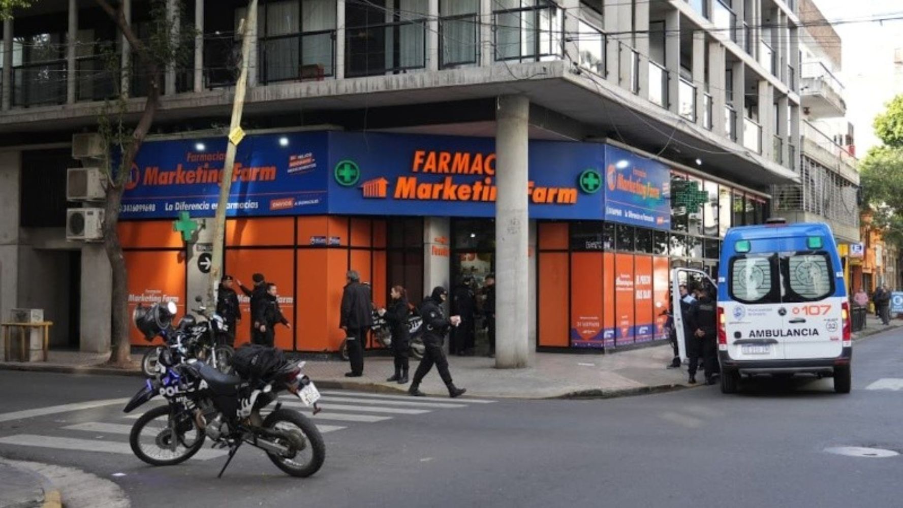 Entró a una farmacia en Rosario y asesinó a su expareja a puñaladas