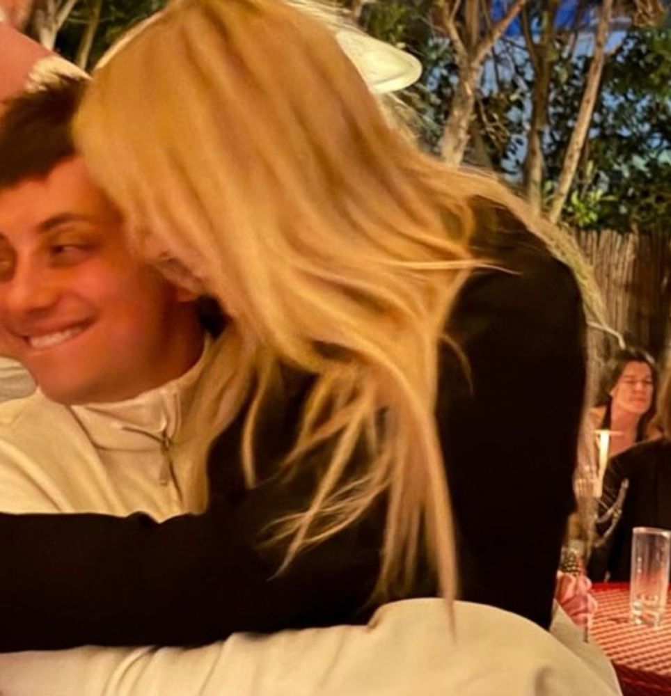 Quién es Loreto Peralta: la famosa actriz que conquistó el corazón de Paco Amoroso y es 10 años menor que él