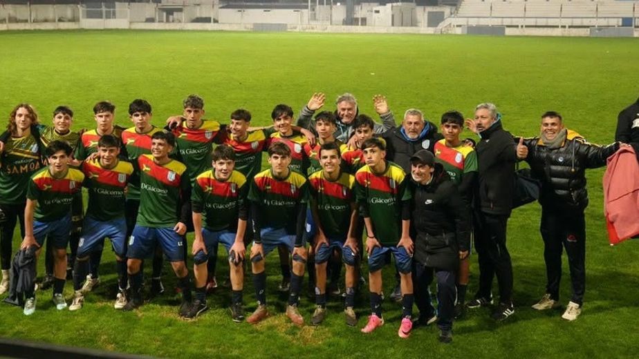 Sub15: Tres Arroyos venció 2 a 0 a Bahía Blanca y quedó como único líder