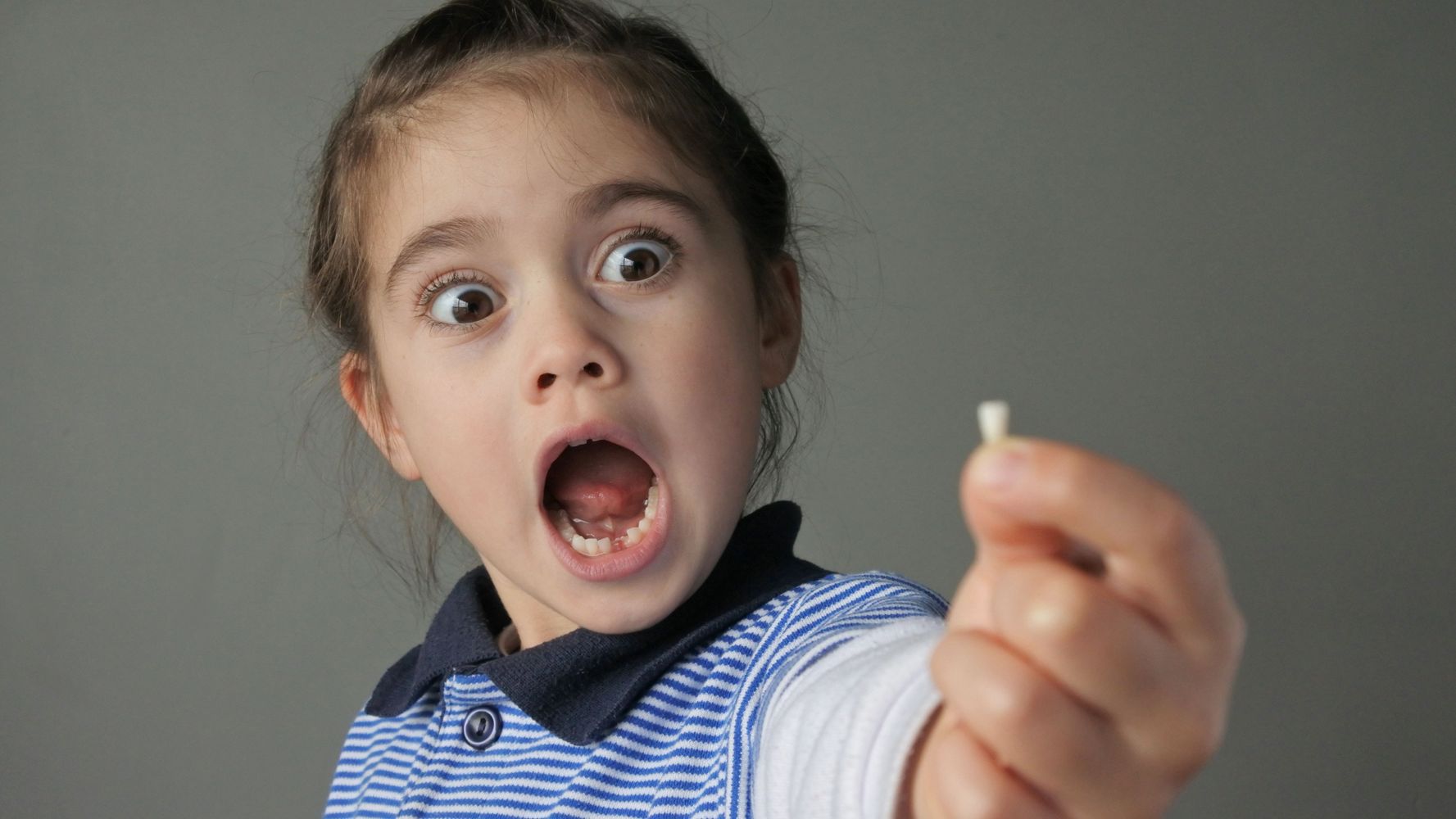 Qué hacer cuando a tu hijo se le cae un diente definitivo.
