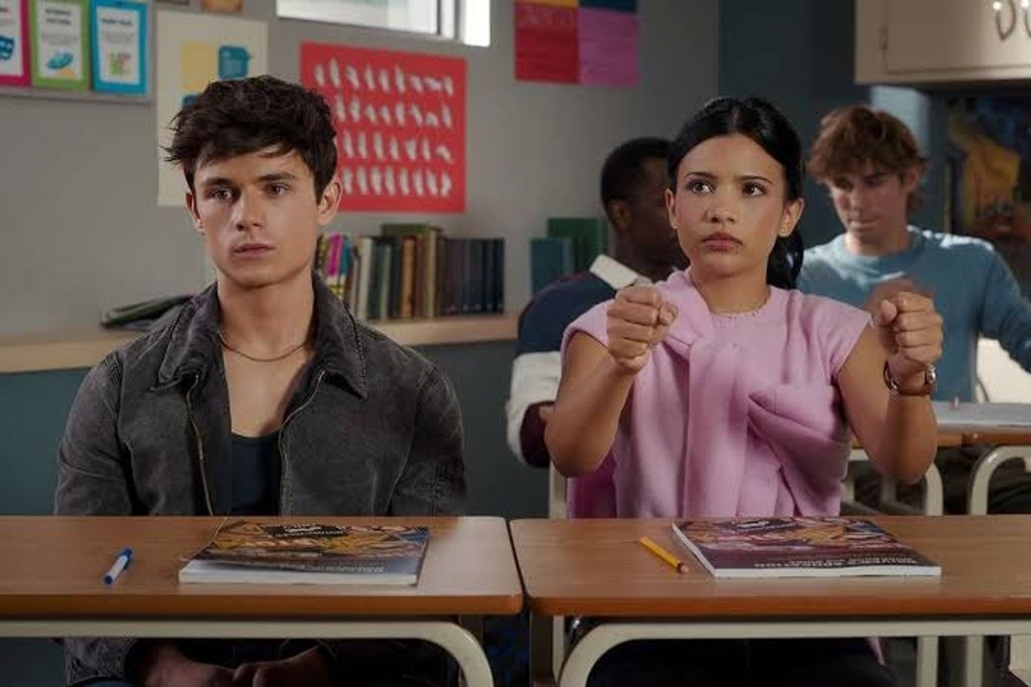 “Mi vida con los chicos Walter” regresó a Netflix con una tercera temporada cargada de romance y drama adolescente.