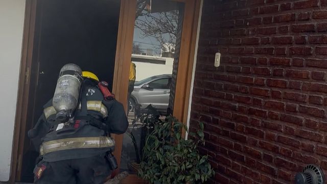 Bomberos Voluntarios debieron actuar ante un incendio estructural de una vivienda